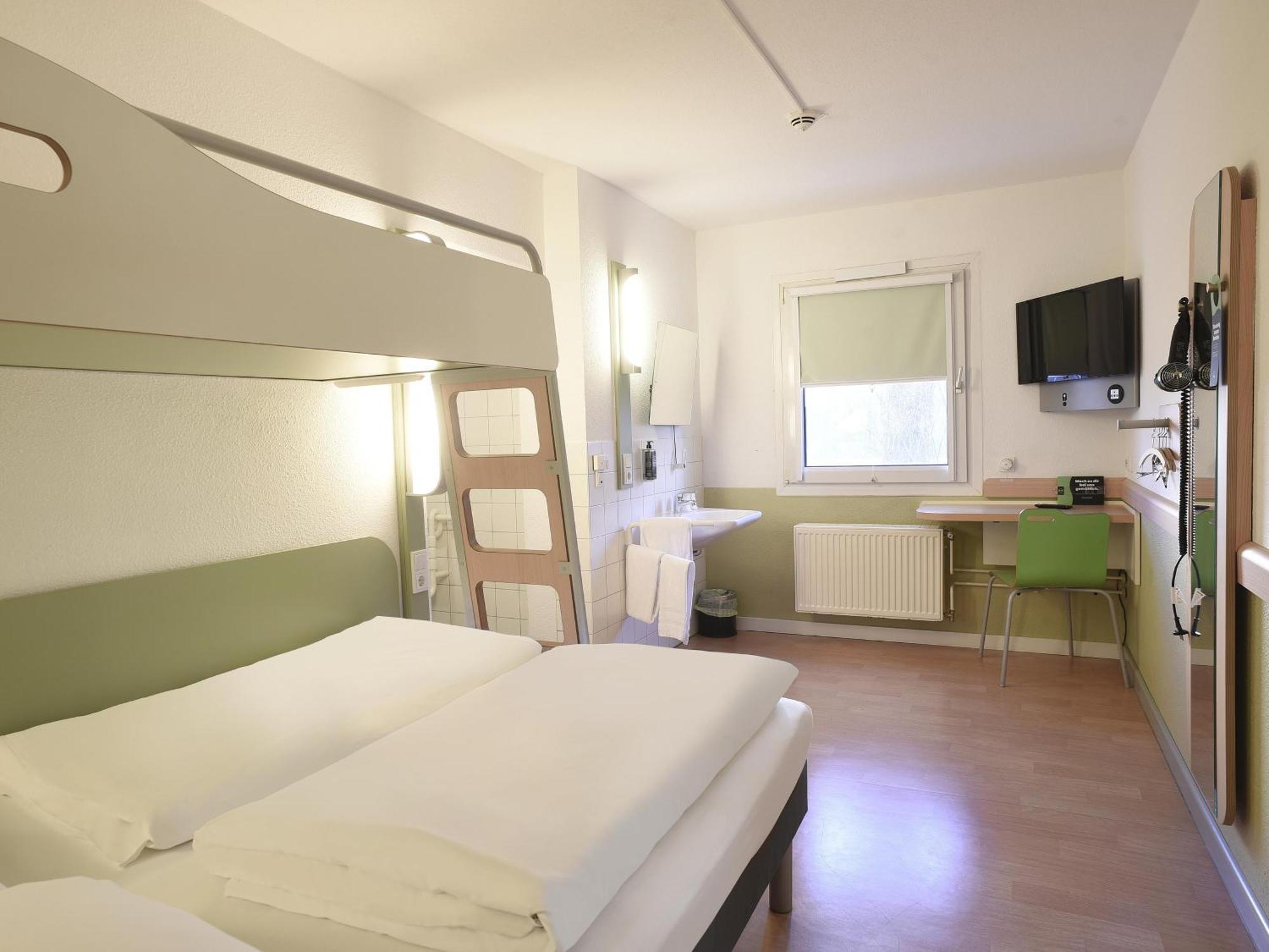 B&B Hotel Rostock-Broderstorf 외부 사진