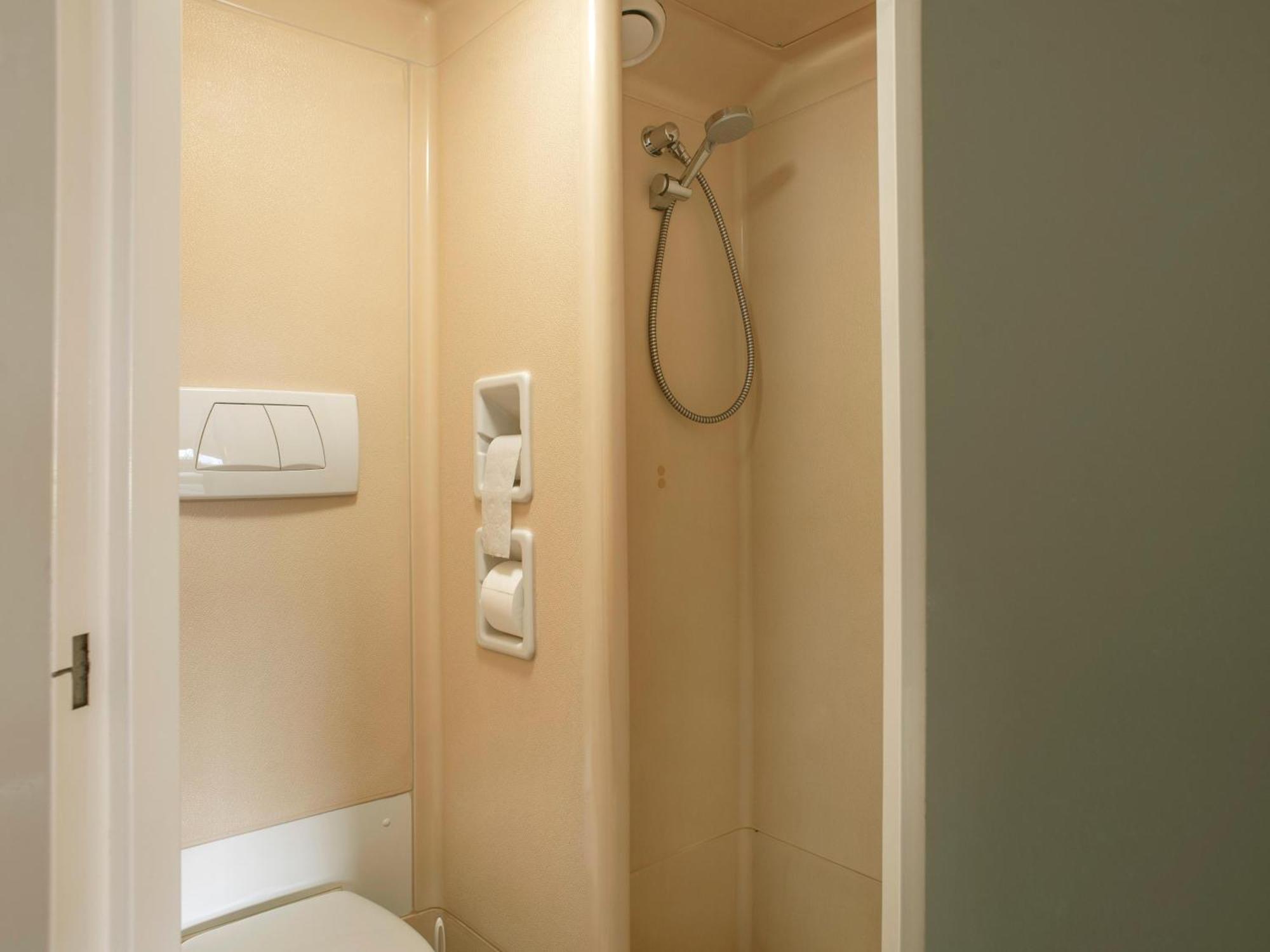 B&B Hotel Rostock-Broderstorf 외부 사진