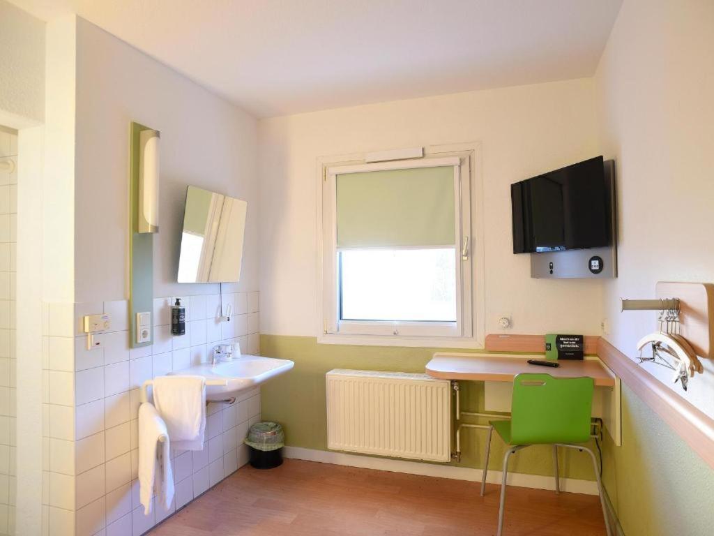 B&B Hotel Rostock-Broderstorf 외부 사진